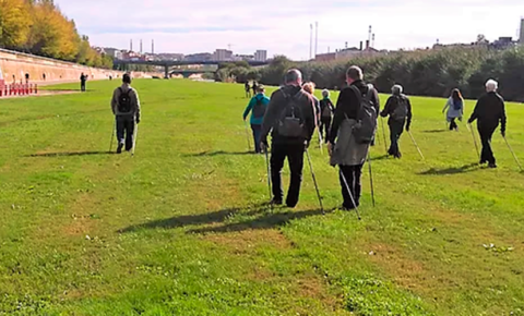 Marcha nórdica para personas afectadas de fibrosis pulmonar idiopática u otras enfermedades respiratorias