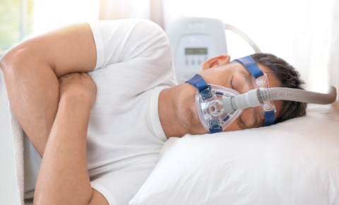 ¿Cómo puede ayudarte la terapia CPAP contra la apnea del sueño?