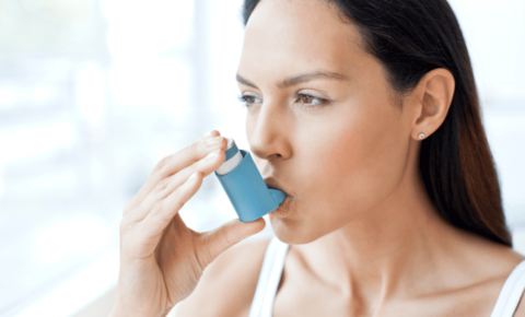 ¿Cómo puede afectar la COVID-19 a las personas con asma?