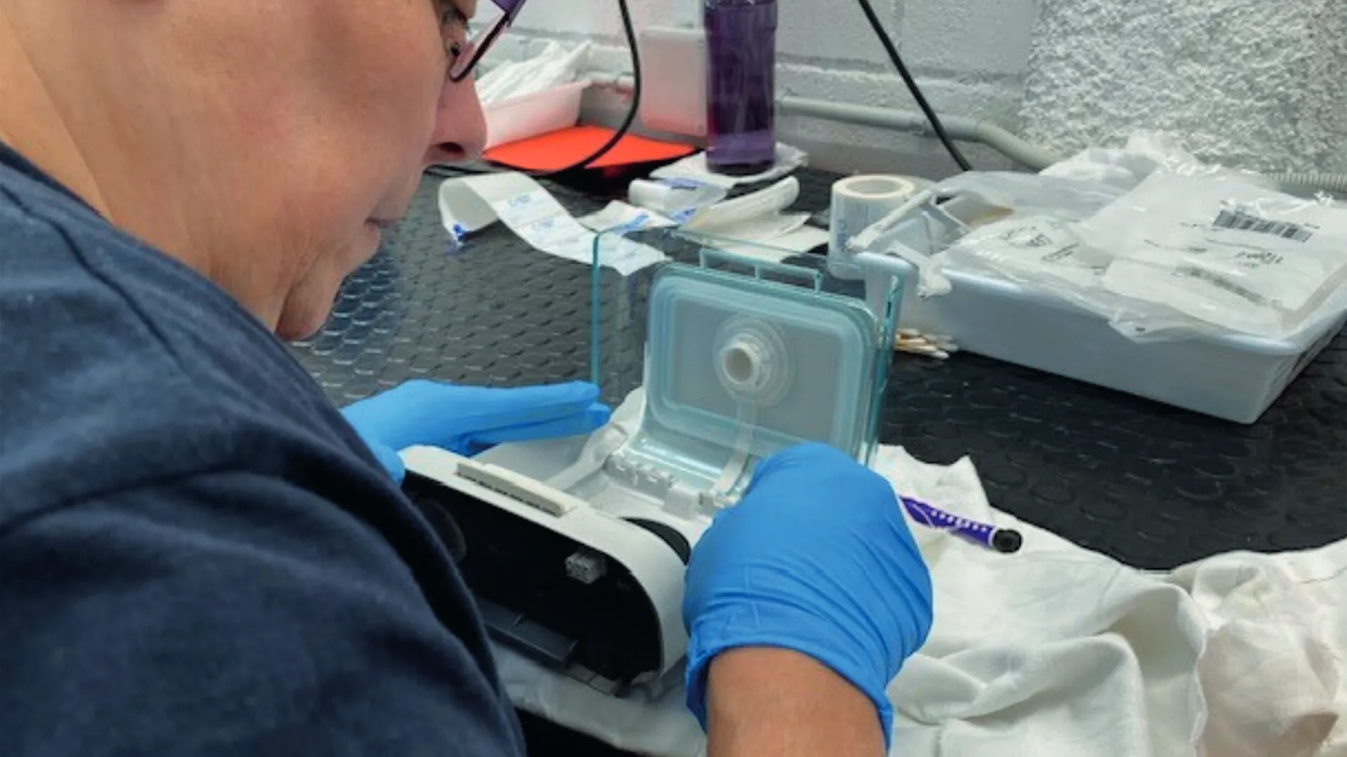 Nippon Sanso Homecare España y SIFU colaboran para integrar a personas con diversidad funcional en la limpieza de equipos respiratorios