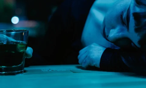 Alcohol y apnea obstructiva del sueño: Una relación complicada