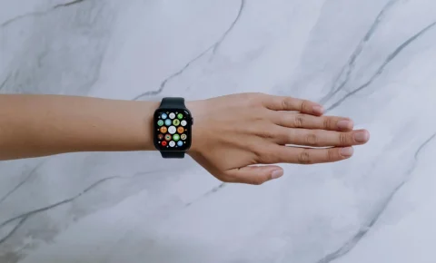 ¿Cuál es la precisión de Apple Watch en la detección de la apnea obstructiva del sueño (AOS)?